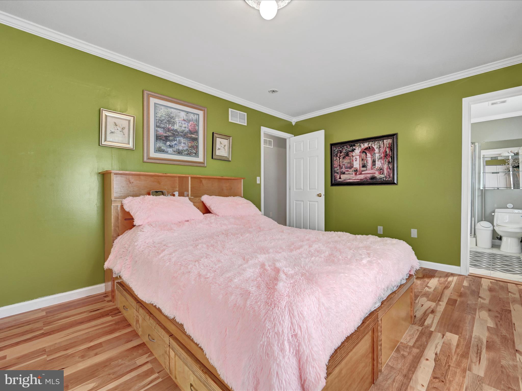 NEWBURG VILLAGE - Residential