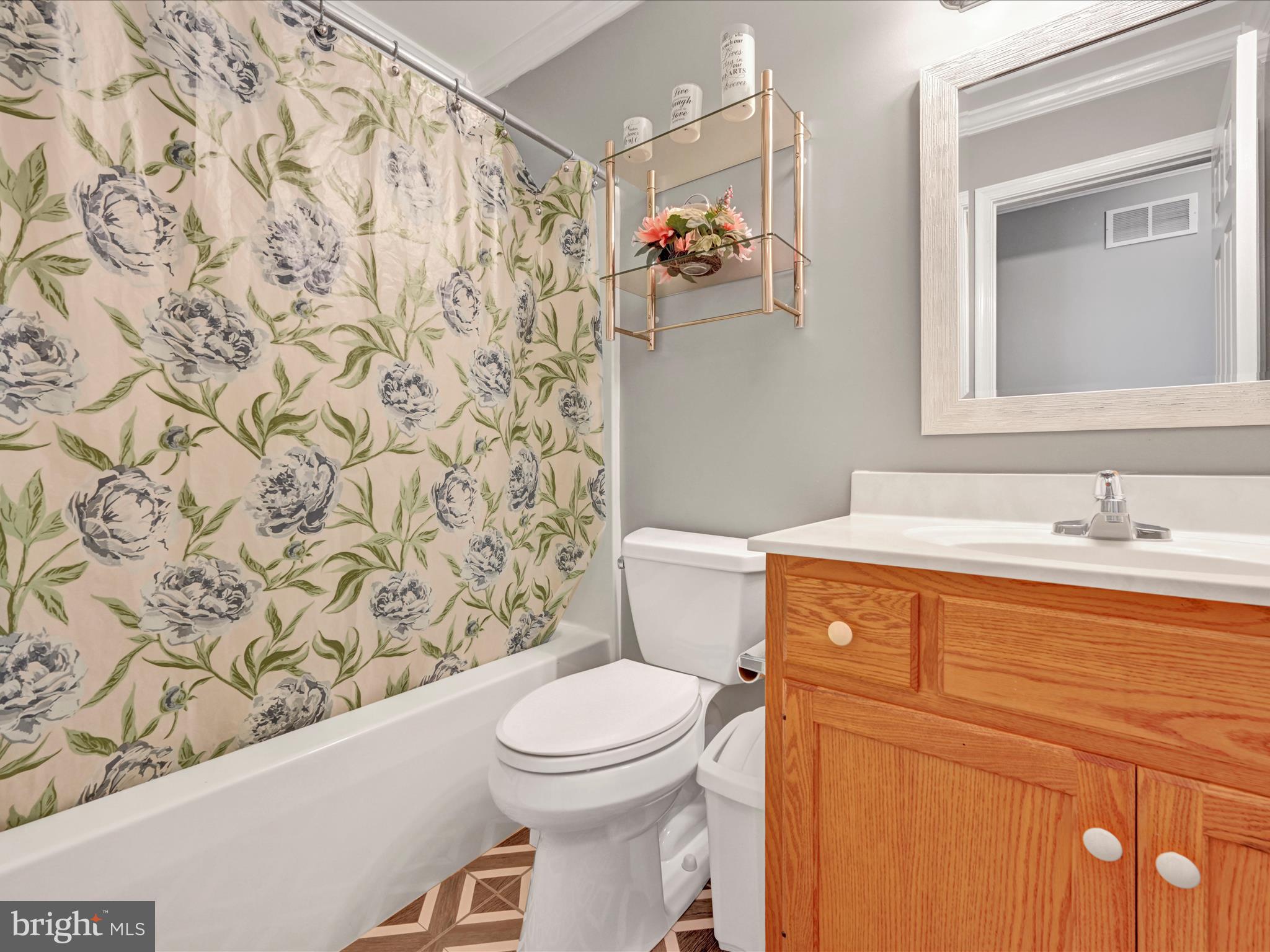 NEWBURG VILLAGE - Residential