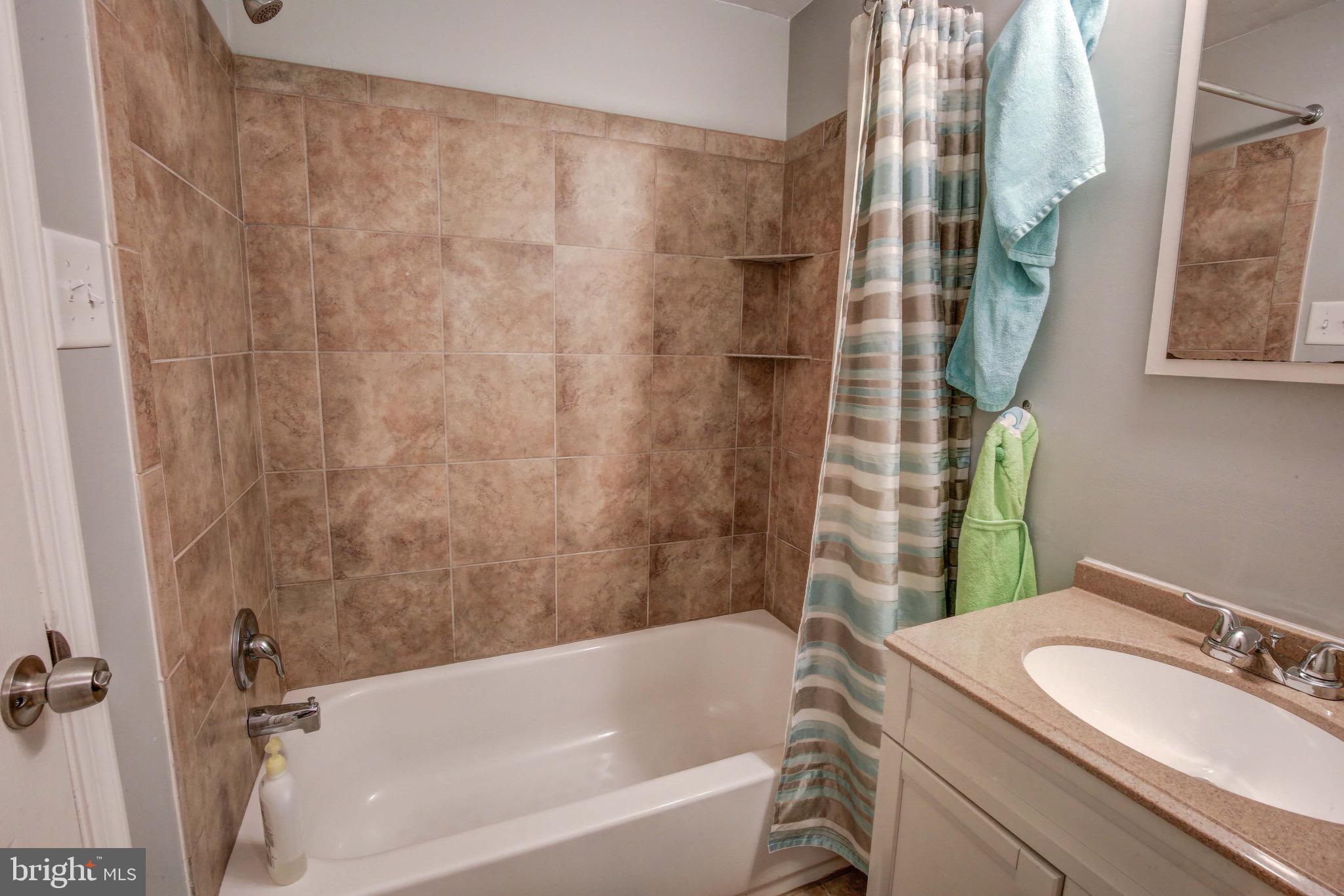 ELIZABETHS LANDING - Residential