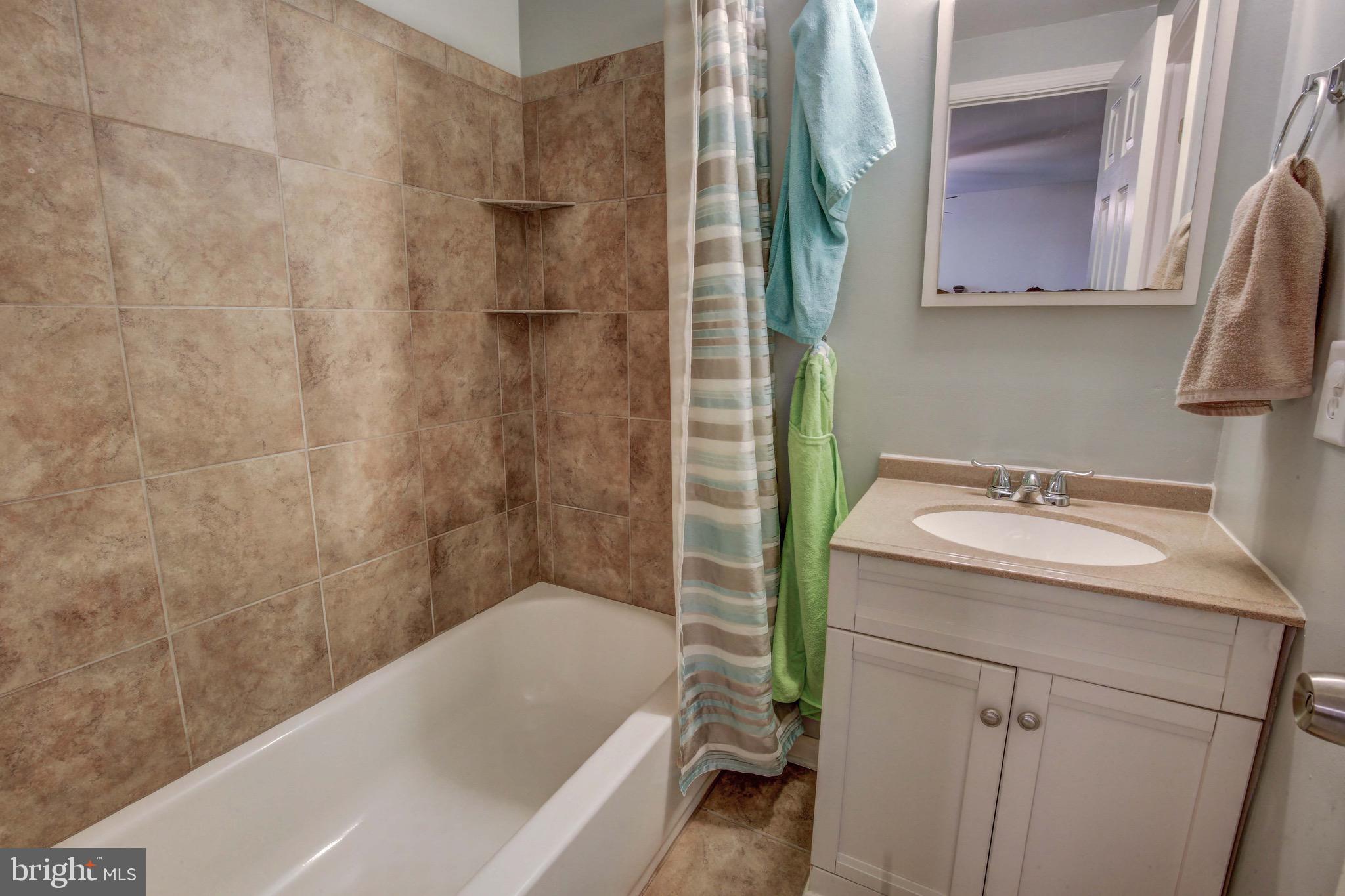 ELIZABETHS LANDING - Residential