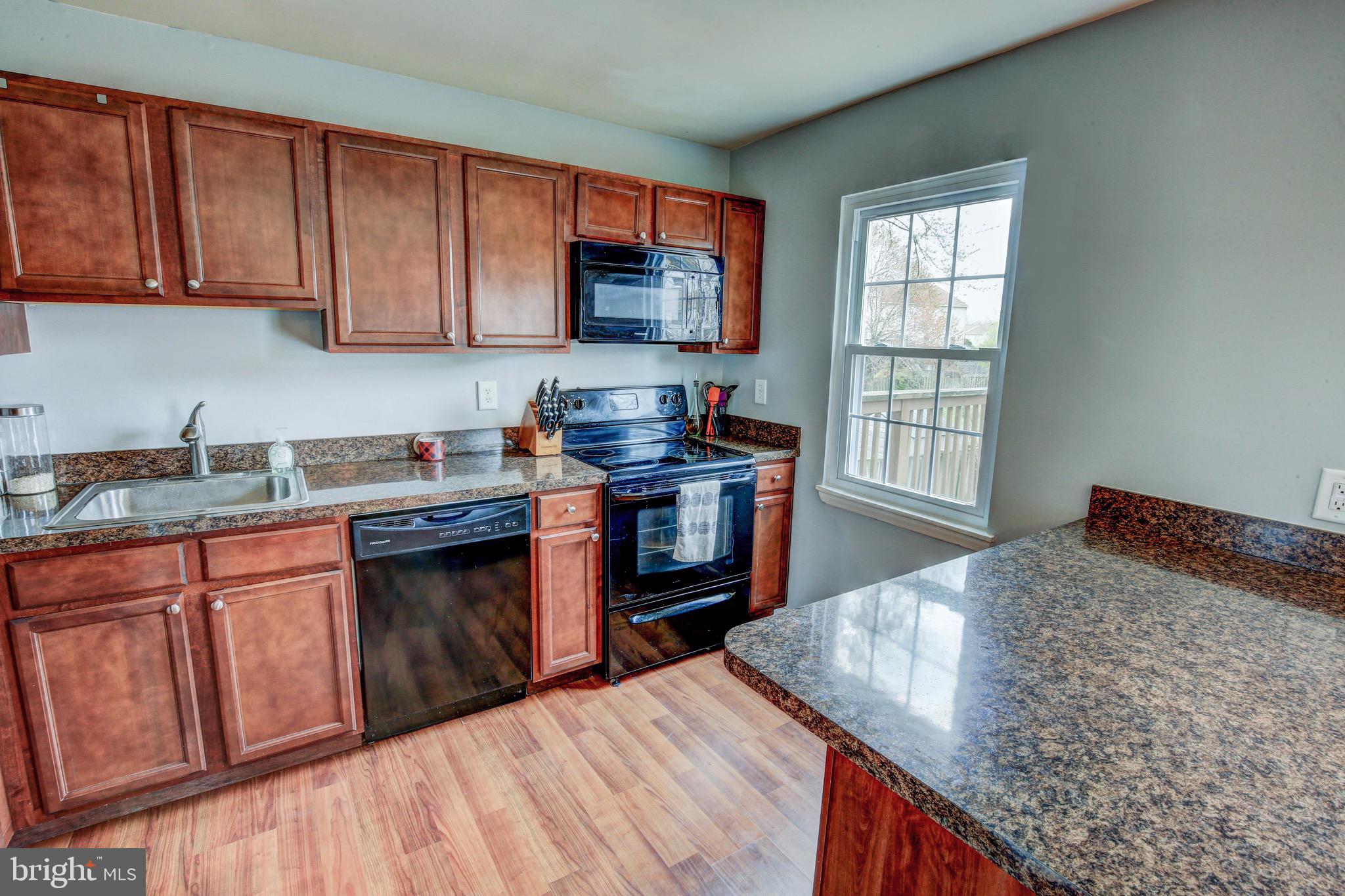 ELIZABETHS LANDING - Residential