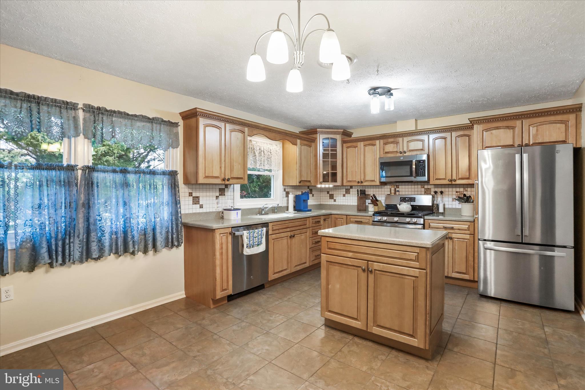 RIDGEFIELD - Residential