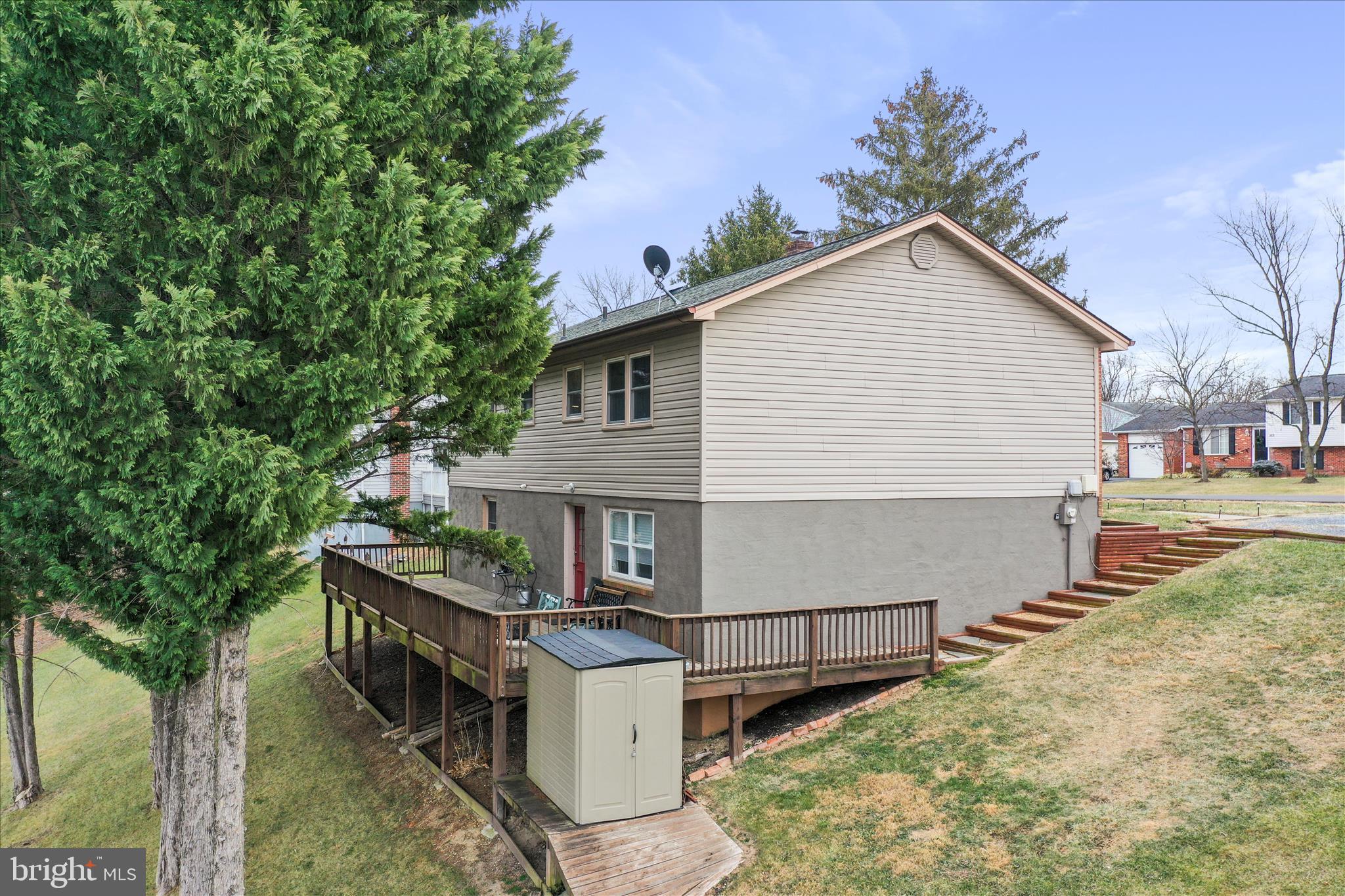 RIDGEFIELD - Residential