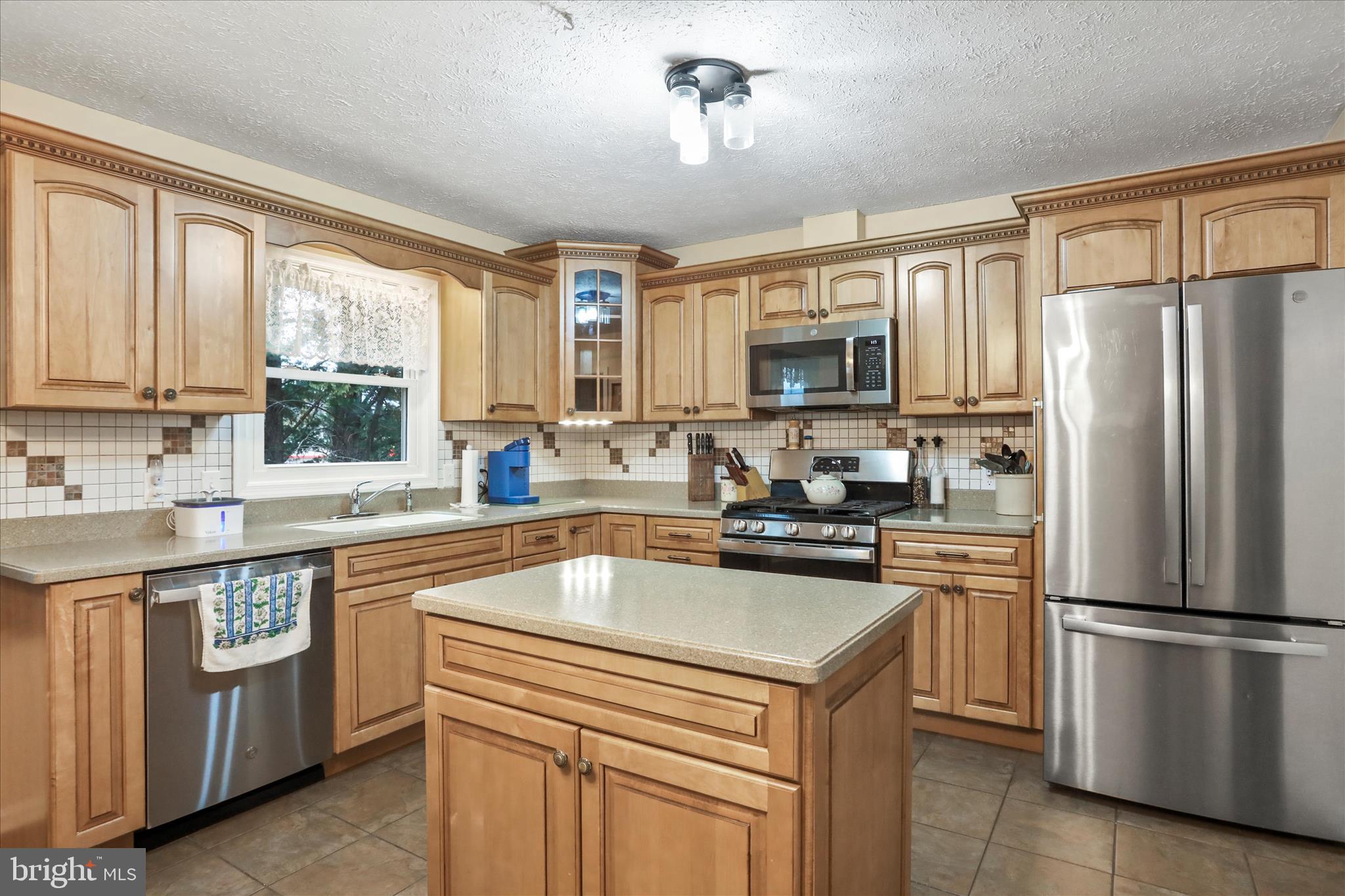 RIDGEFIELD - Residential