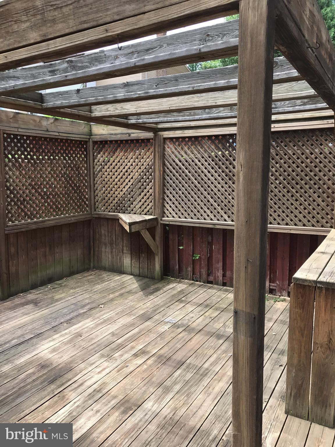 D EVEREUX WEST - Residential Lease