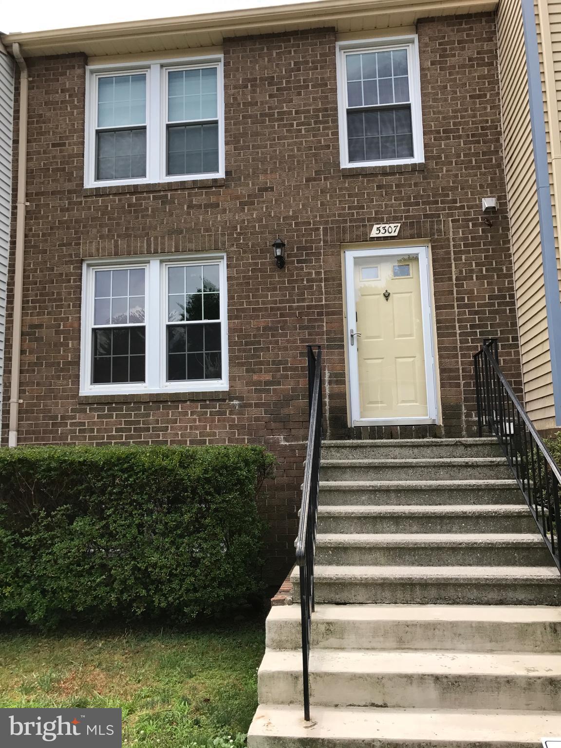 D EVEREUX WEST - Residential Lease