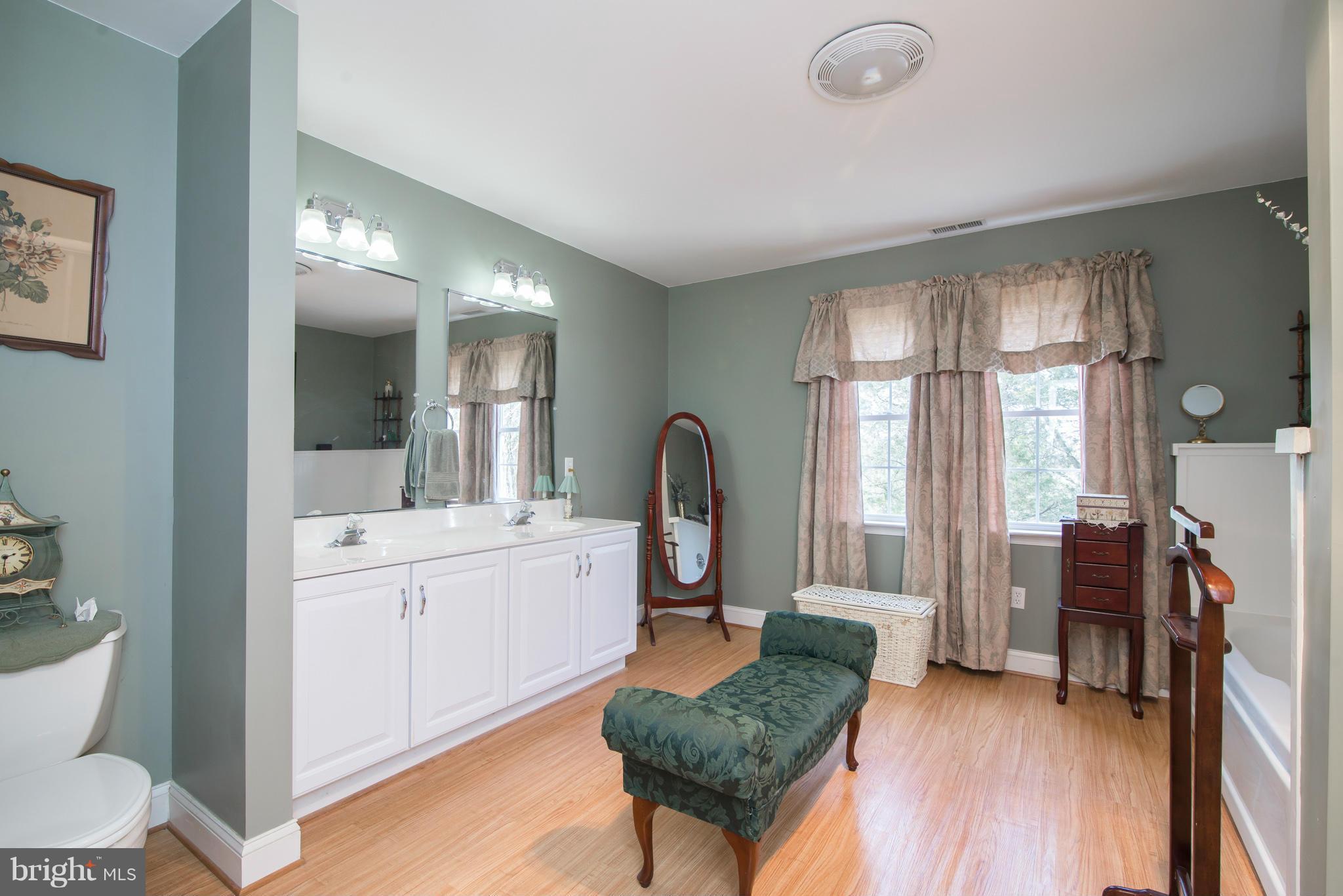 OAKLEIGH - Residential