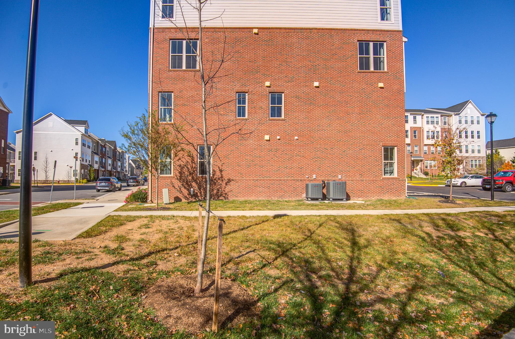 POTOMAC STATION MARKETPLACE - Residential Lease