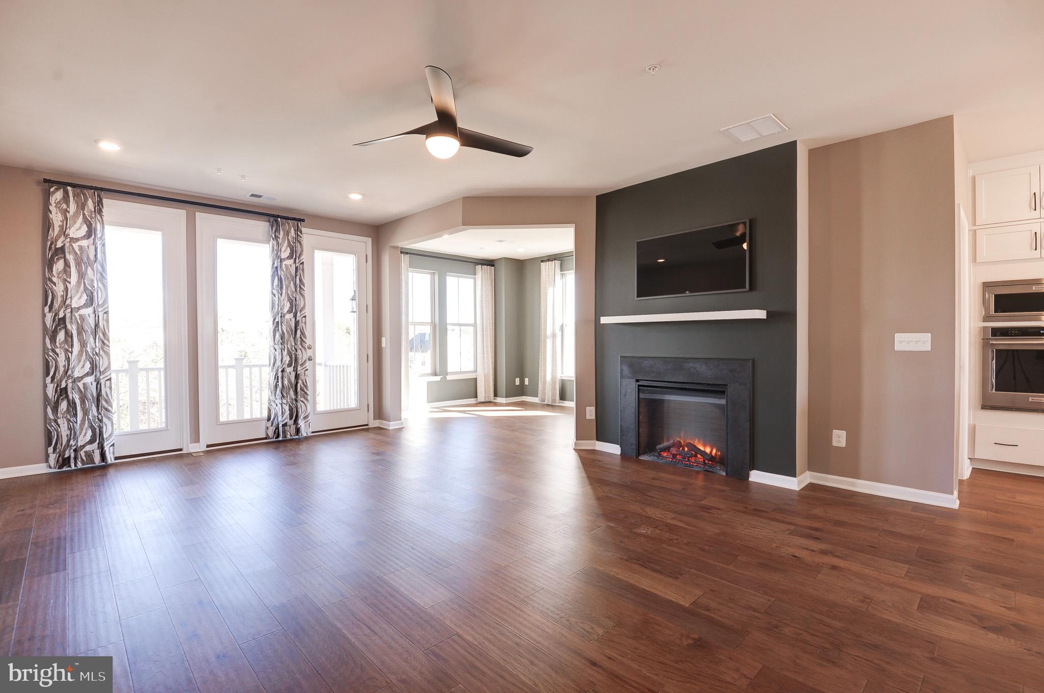 POTOMAC STATION MARKETPLACE - Residential Lease