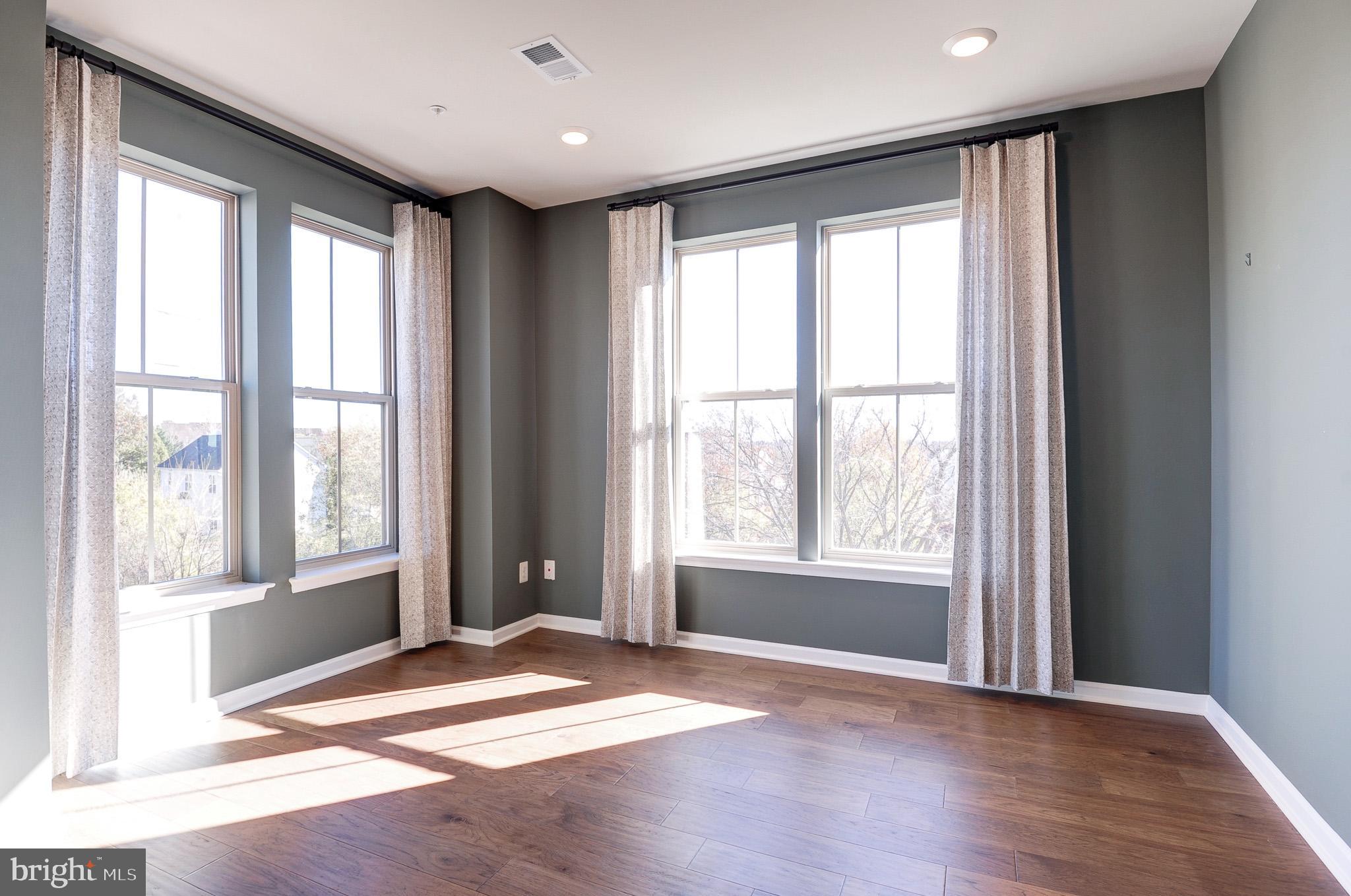 POTOMAC STATION MARKETPLACE - Residential Lease