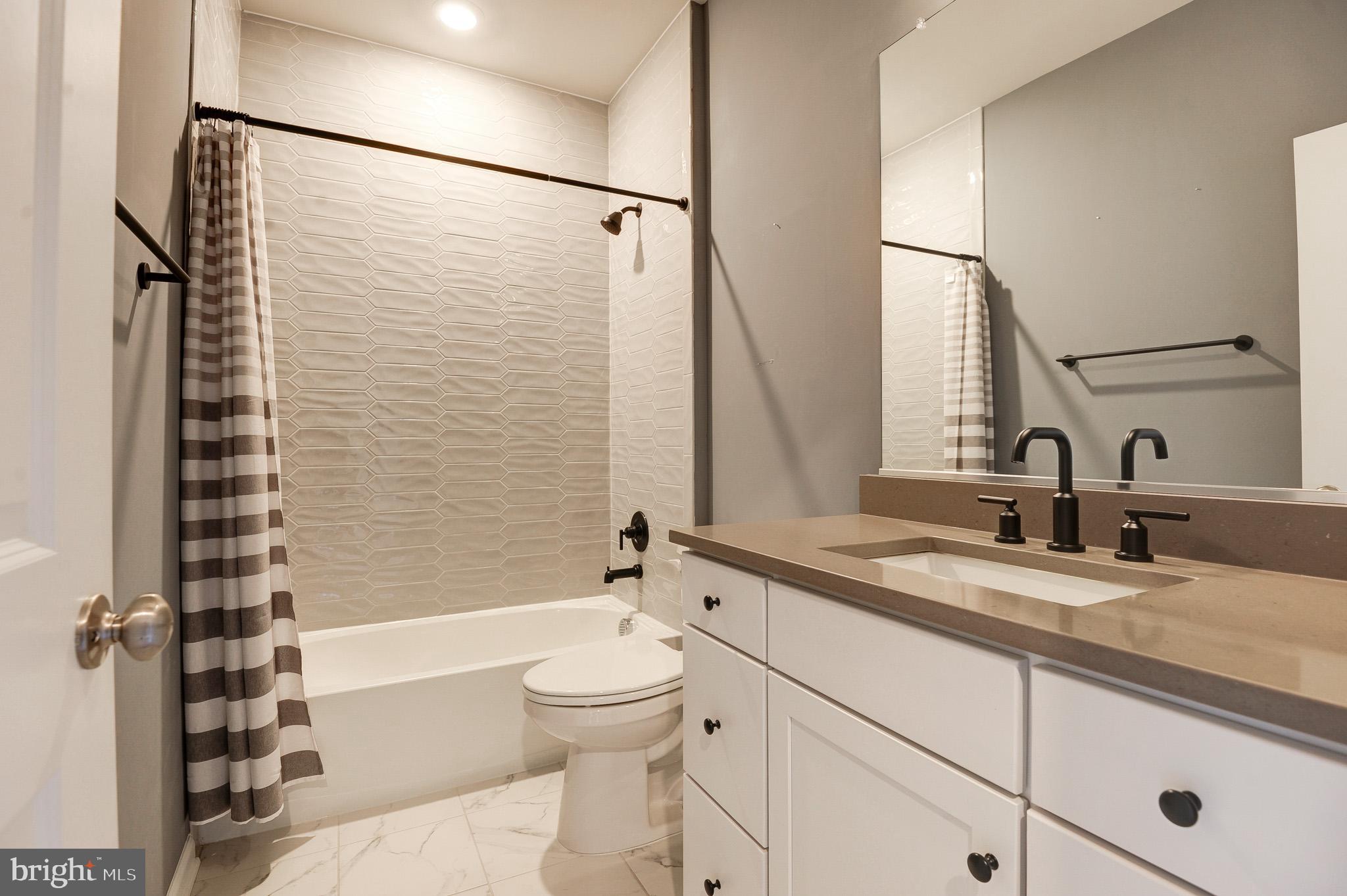 POTOMAC STATION MARKETPLACE - Residential Lease