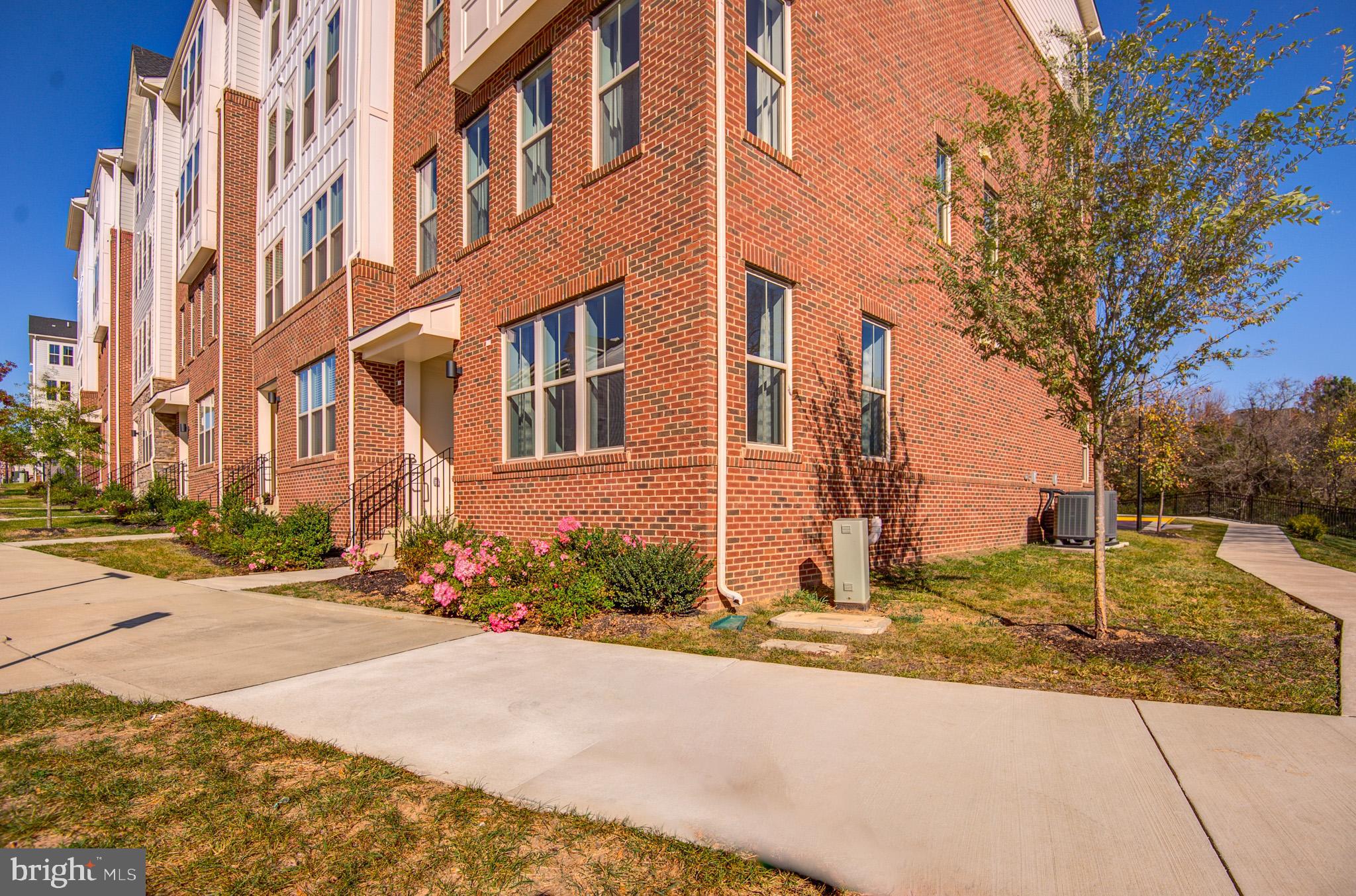 POTOMAC STATION MARKETPLACE - Residential Lease