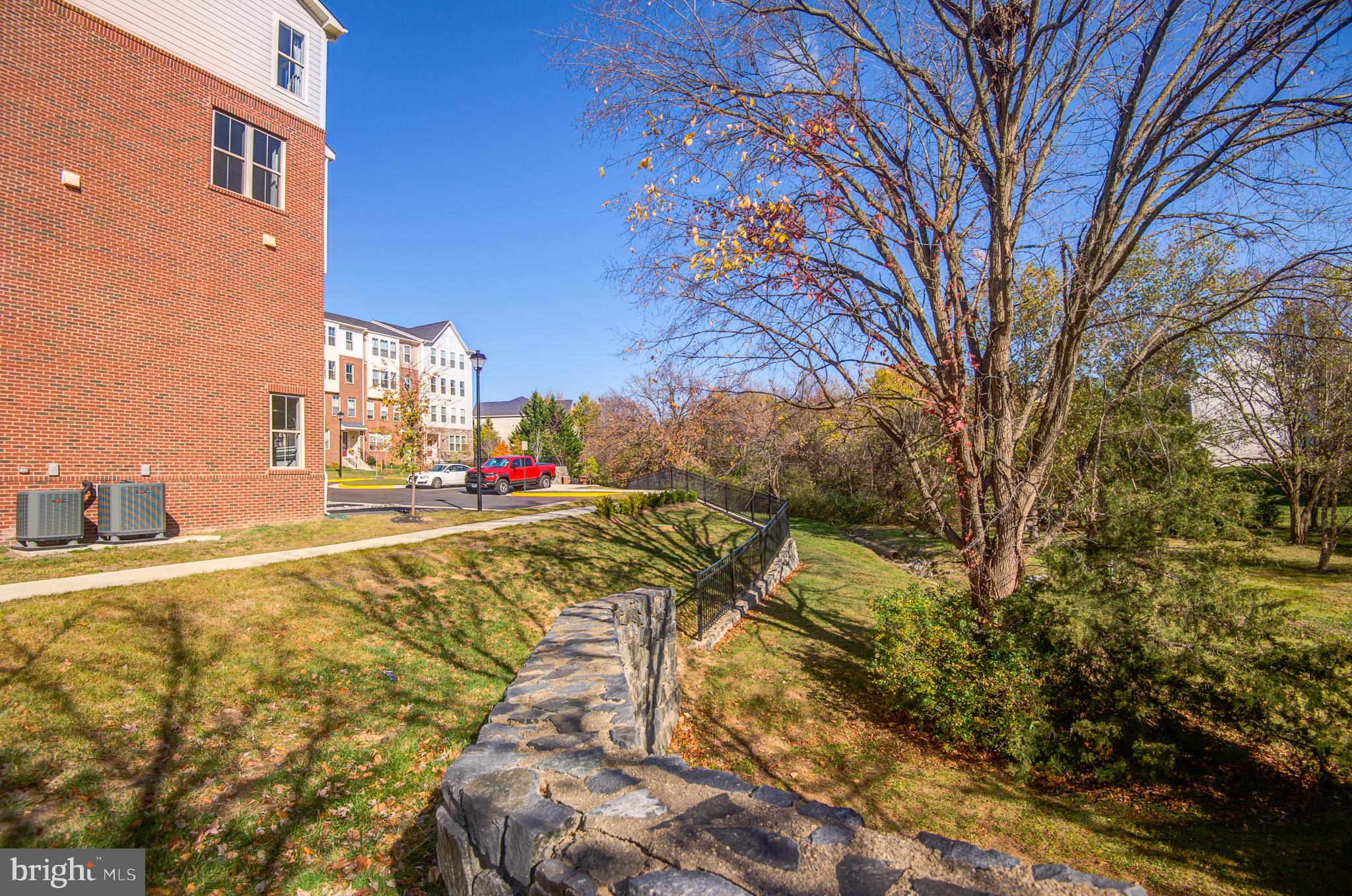 POTOMAC STATION MARKETPLACE - Residential Lease