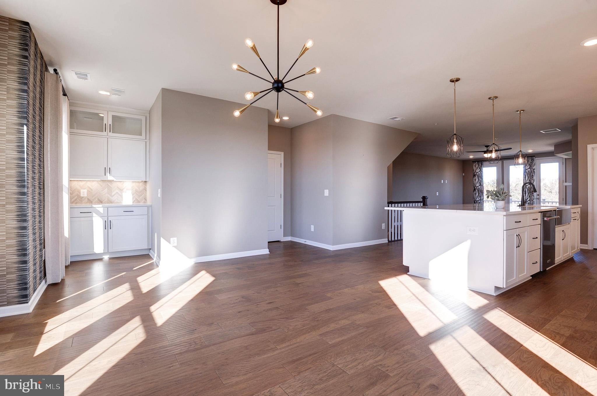 POTOMAC STATION MARKETPLACE - Residential Lease