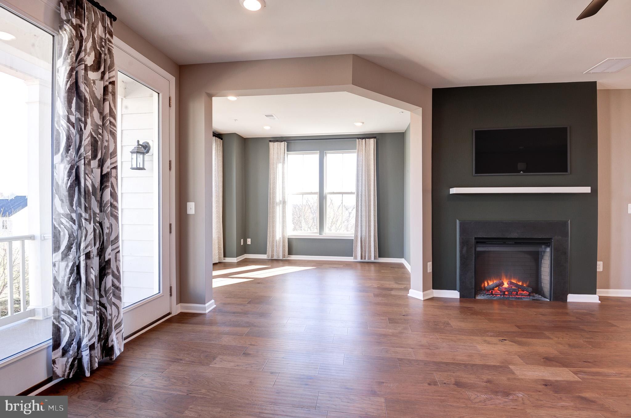 POTOMAC STATION MARKETPLACE - Residential Lease