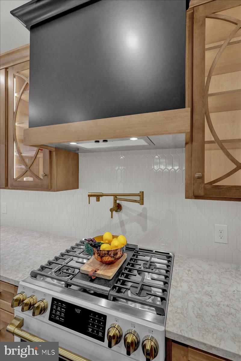 THE ESTATES AT HEARTHSIDE - Residential