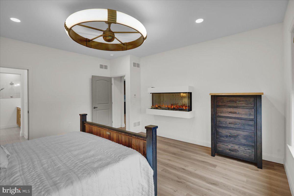 THE ESTATES AT HEARTHSIDE - Residential