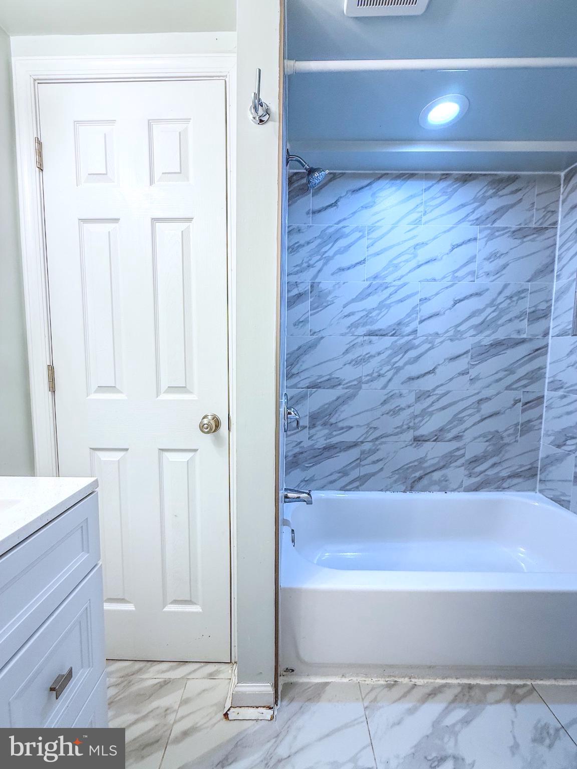 RIVER BEND - Residential