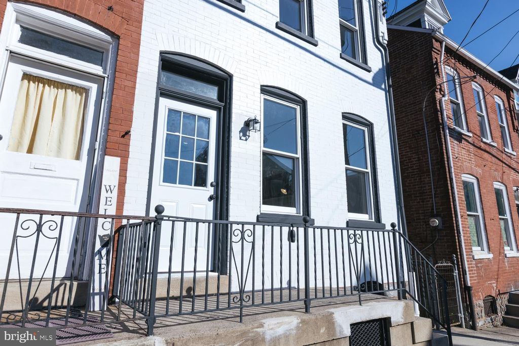 Photo of 631 W Vine Street, Lancaster, PA 17603 (MLS # PALA2056638)