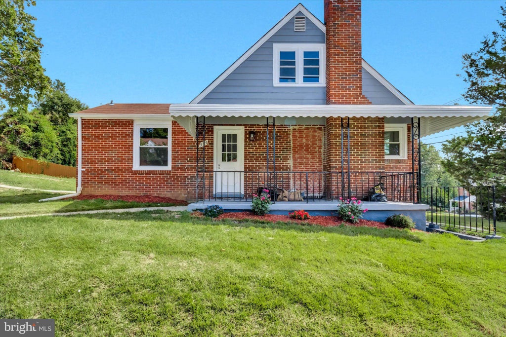 Photo of 574 Edmondson Ave, BALTIMORE, MD 21228 (MLS # MDBC2176088)
