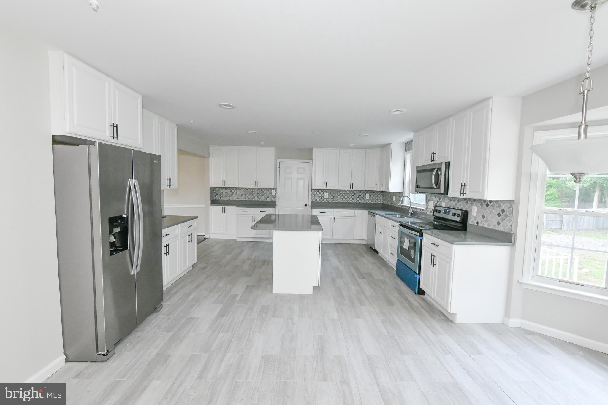 TREEVIEW ESTATES - Residential