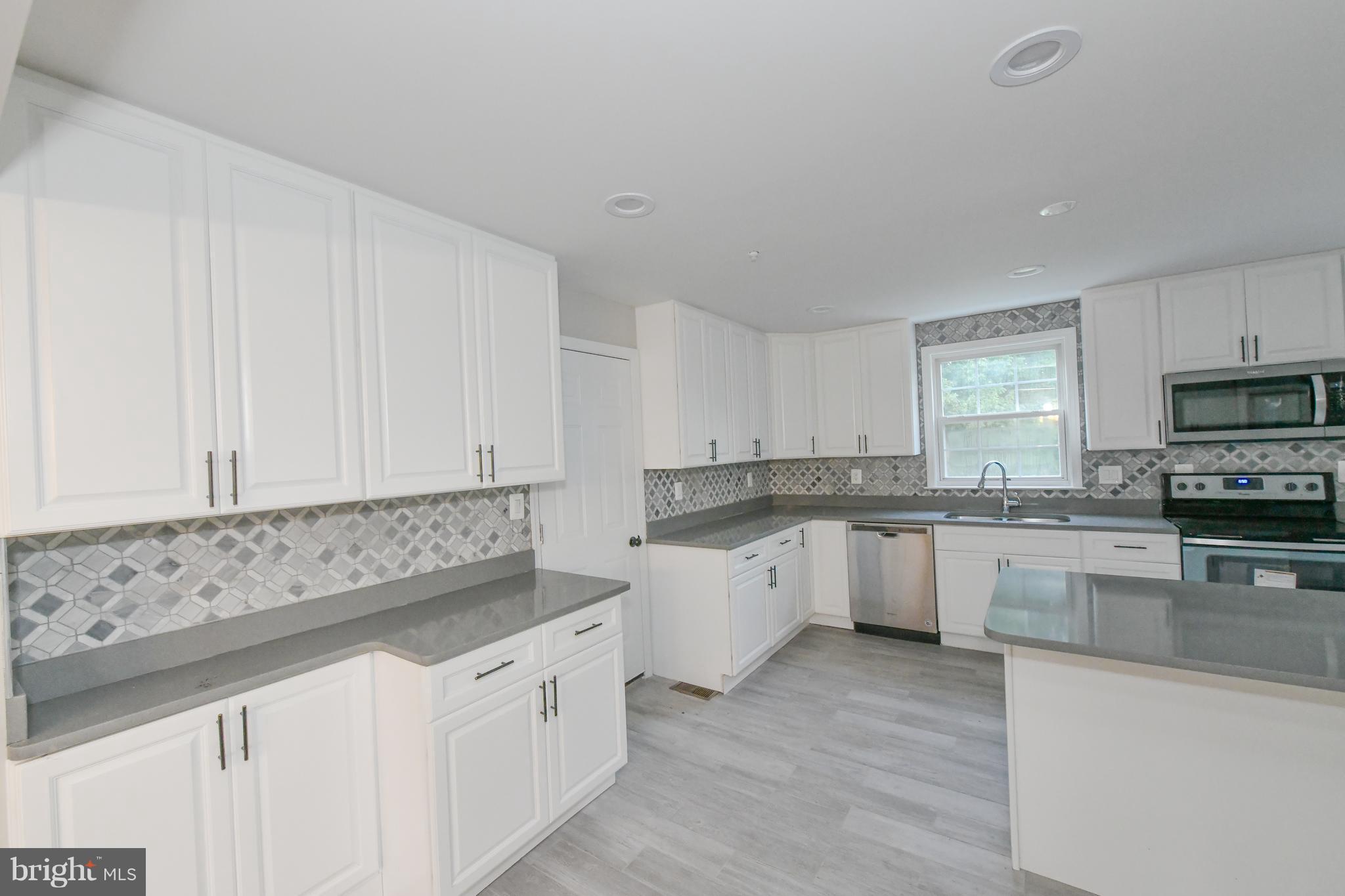 TREEVIEW ESTATES - Residential