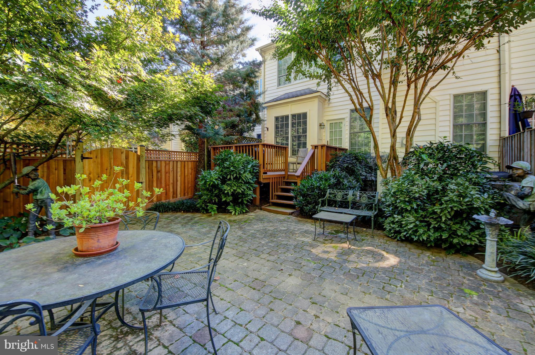 LOCUST RIDGE - Residential