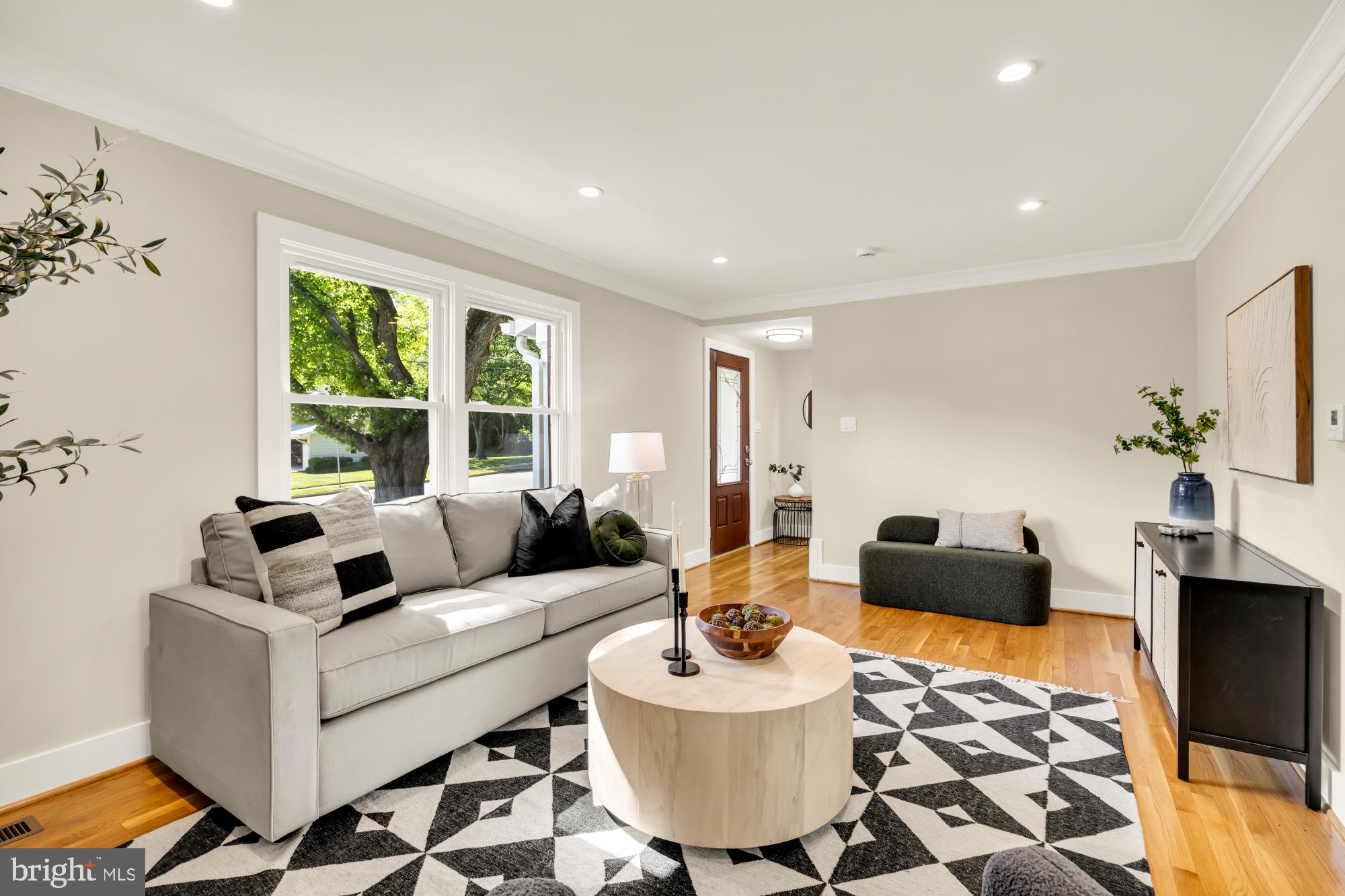 STONEWALL MANOR - Residential