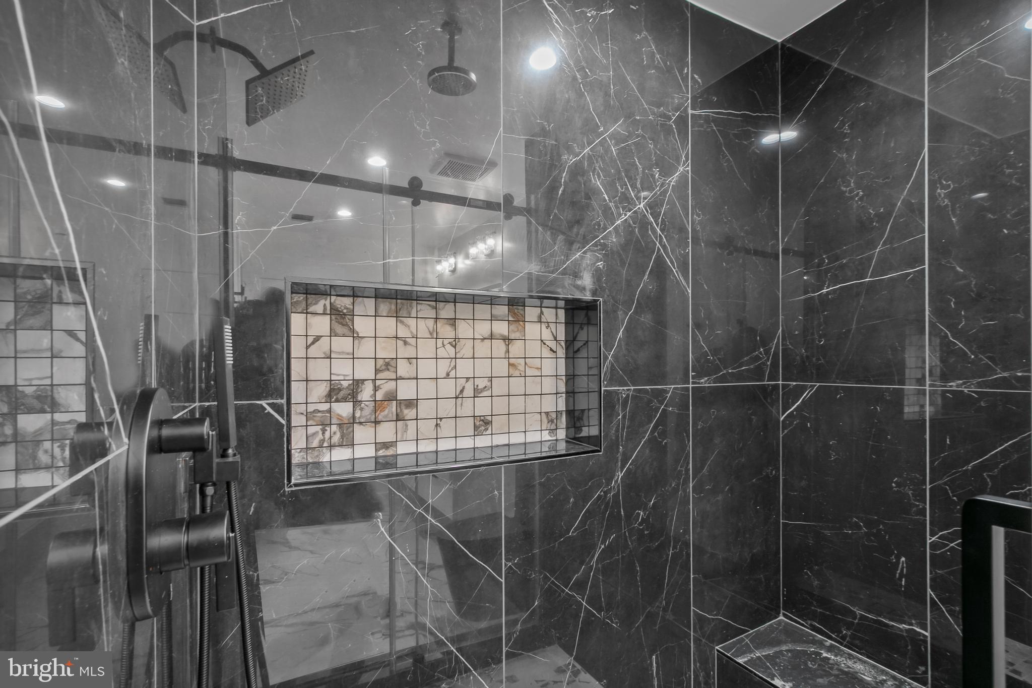 KENSINGTON - Residential