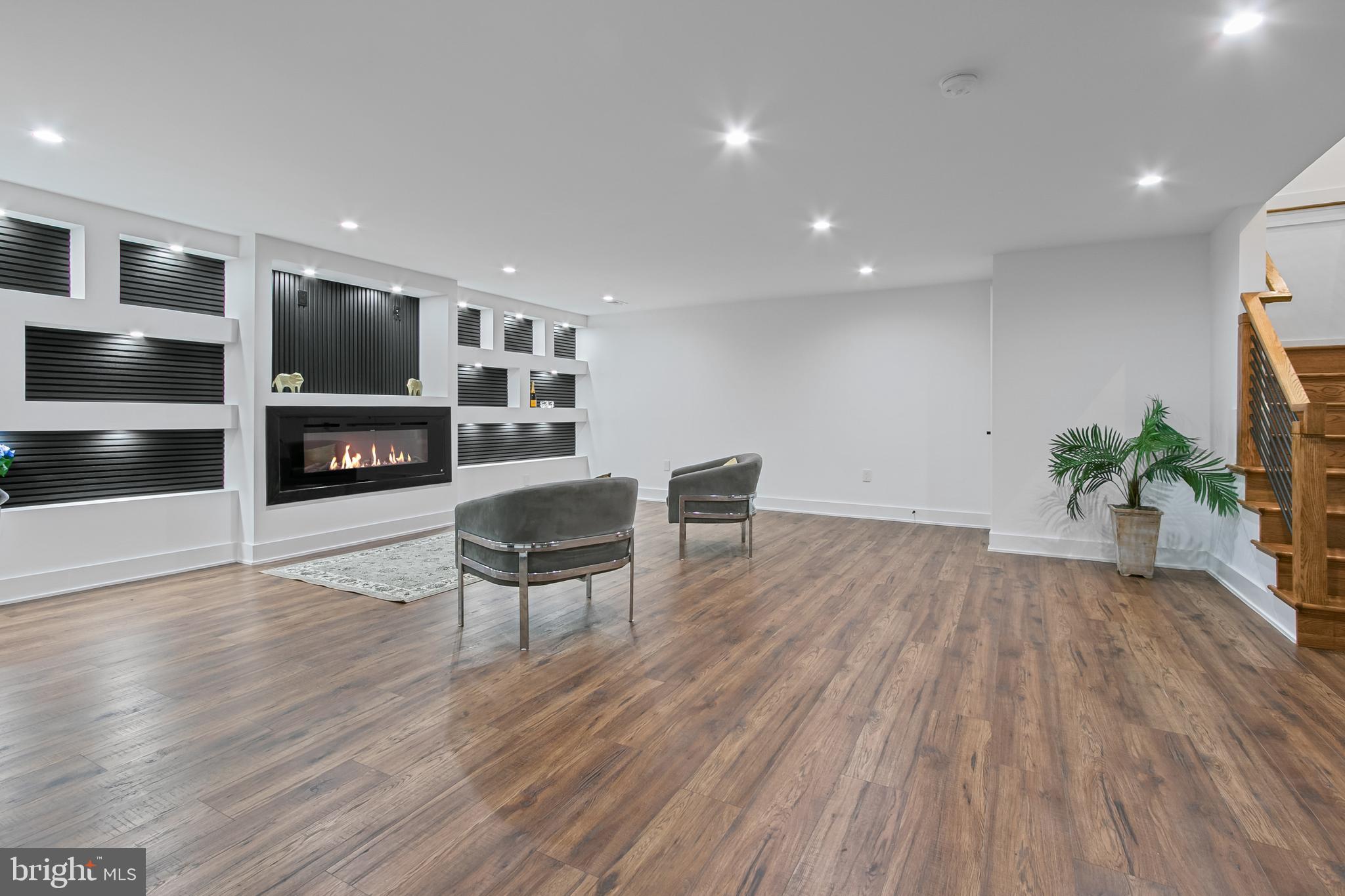 KENSINGTON - Residential