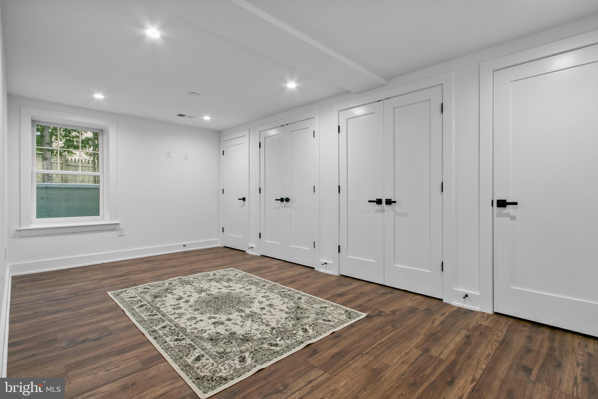 KENSINGTON - Residential