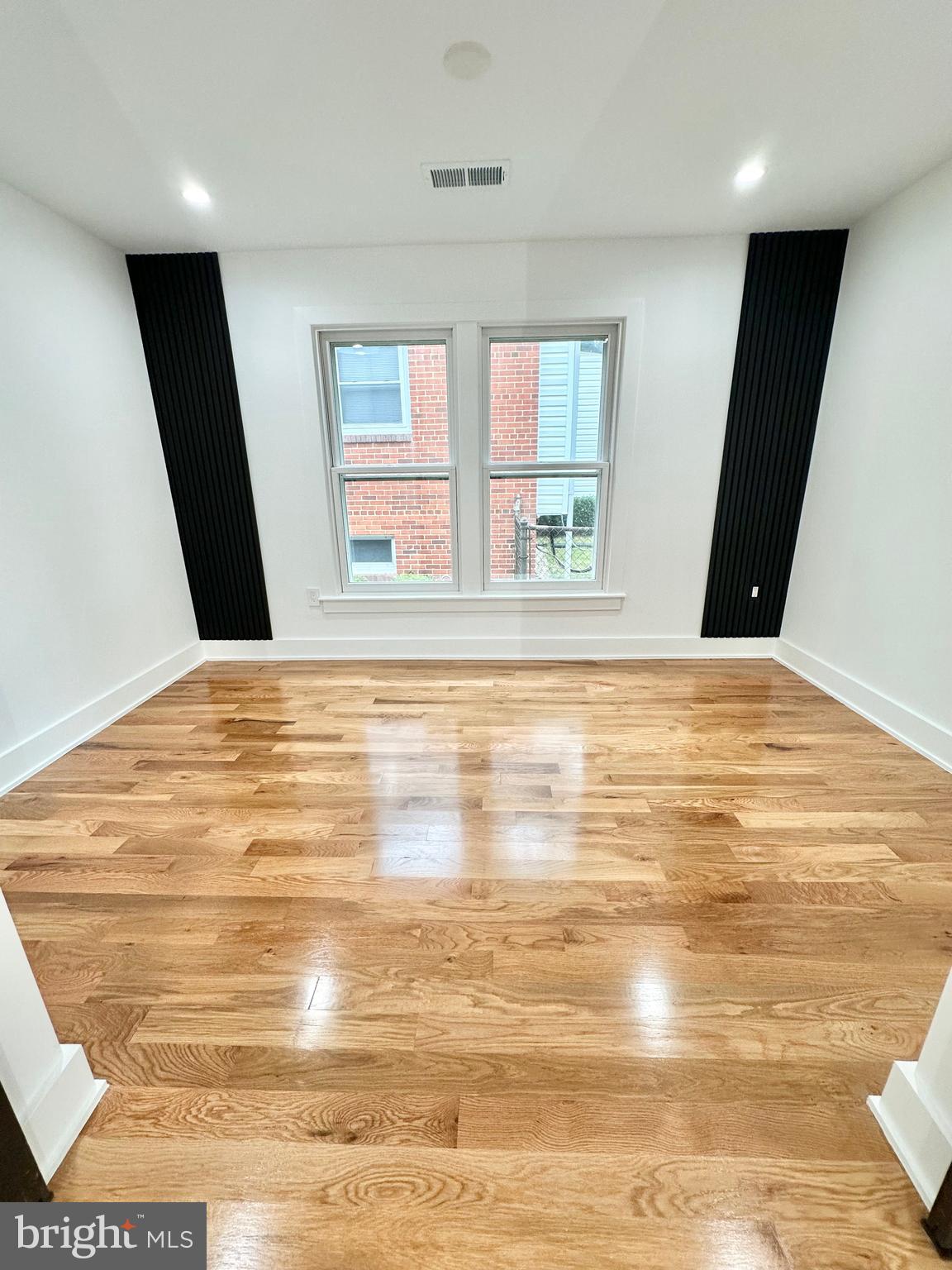 KENSINGTON - Residential