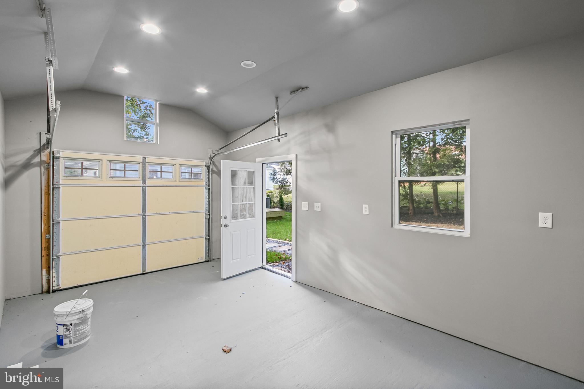 KENSINGTON - Residential