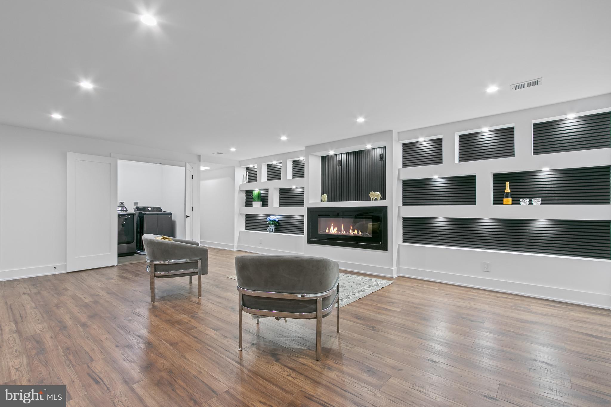 KENSINGTON - Residential