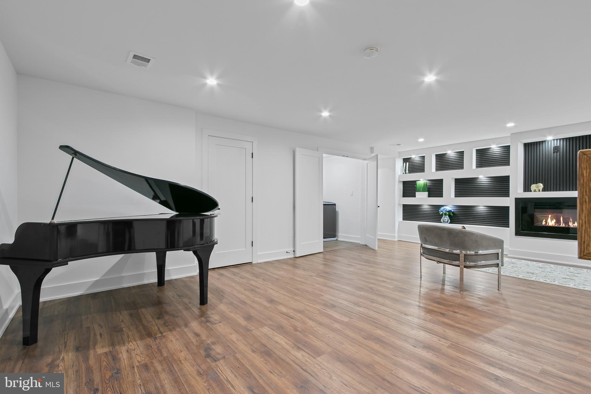 KENSINGTON - Residential