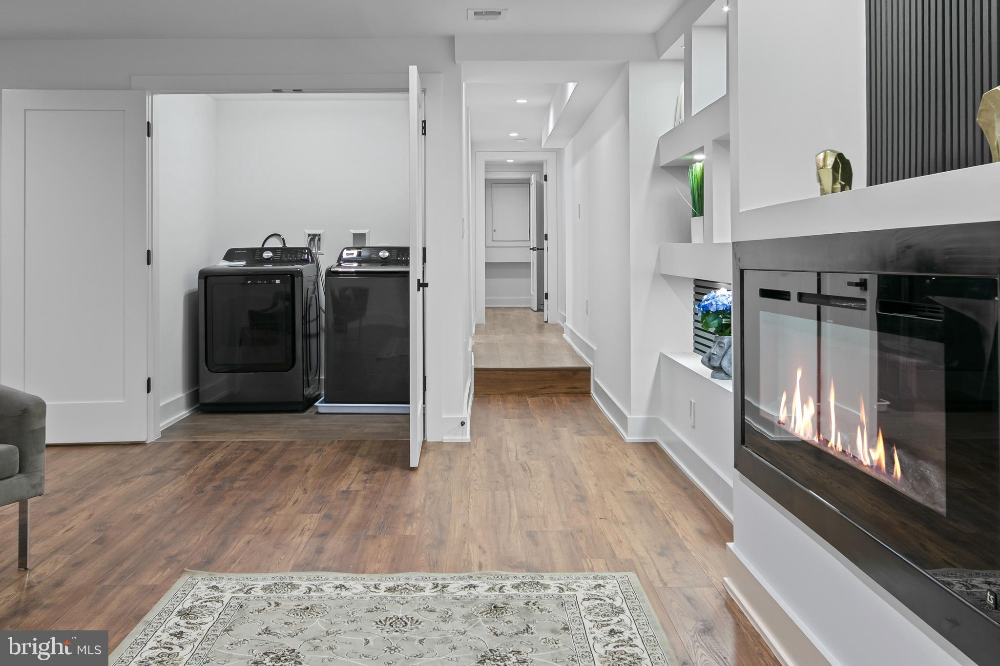 KENSINGTON - Residential