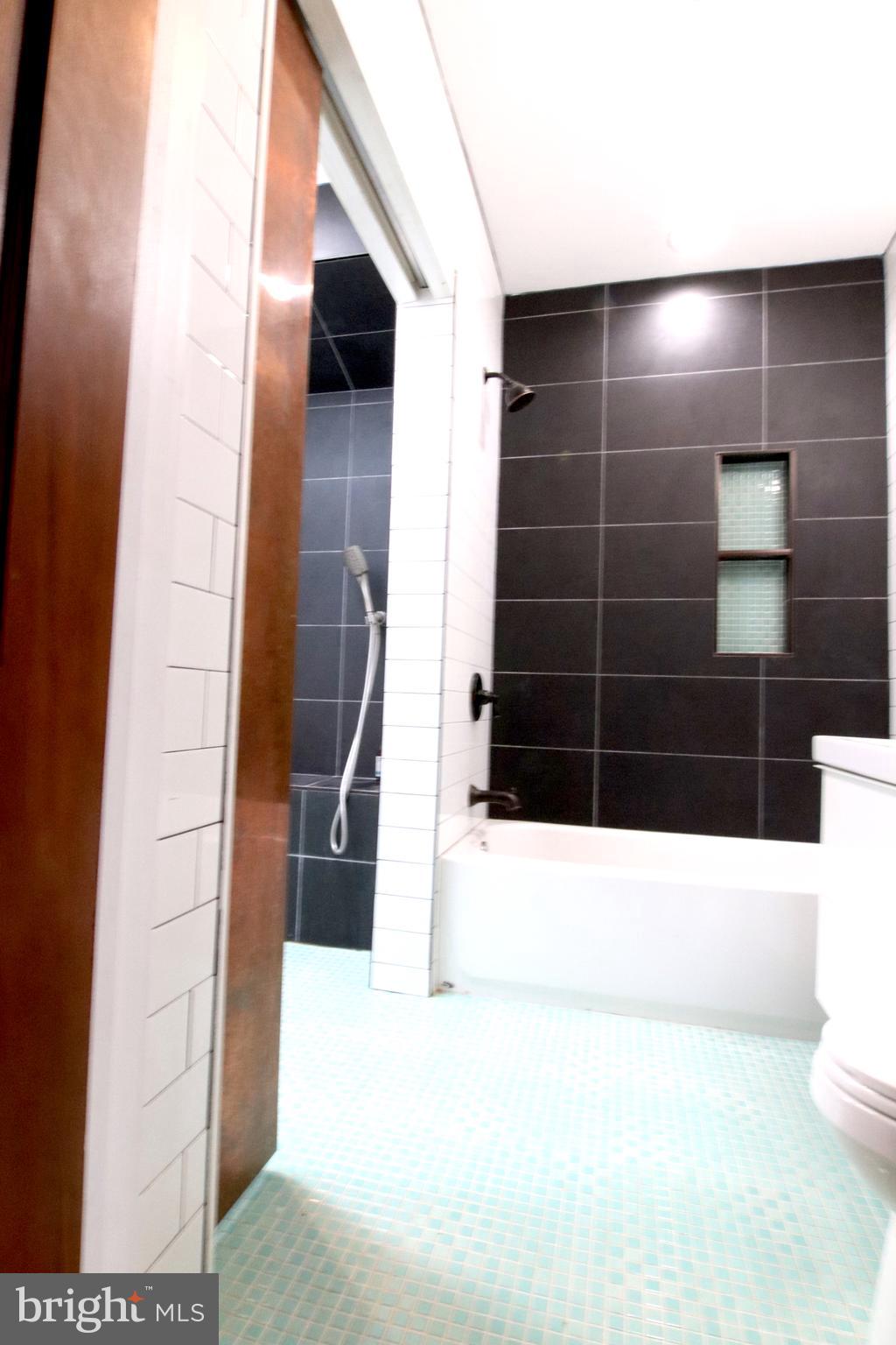 LOCUST POINT - Residential Lease