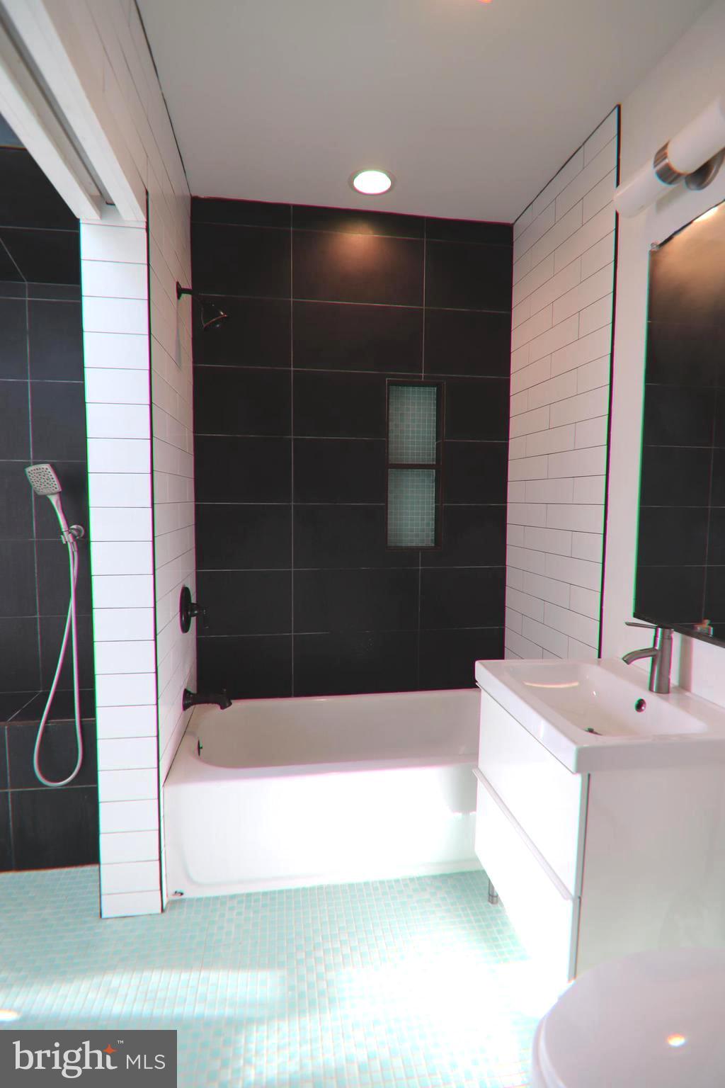 LOCUST POINT - Residential Lease