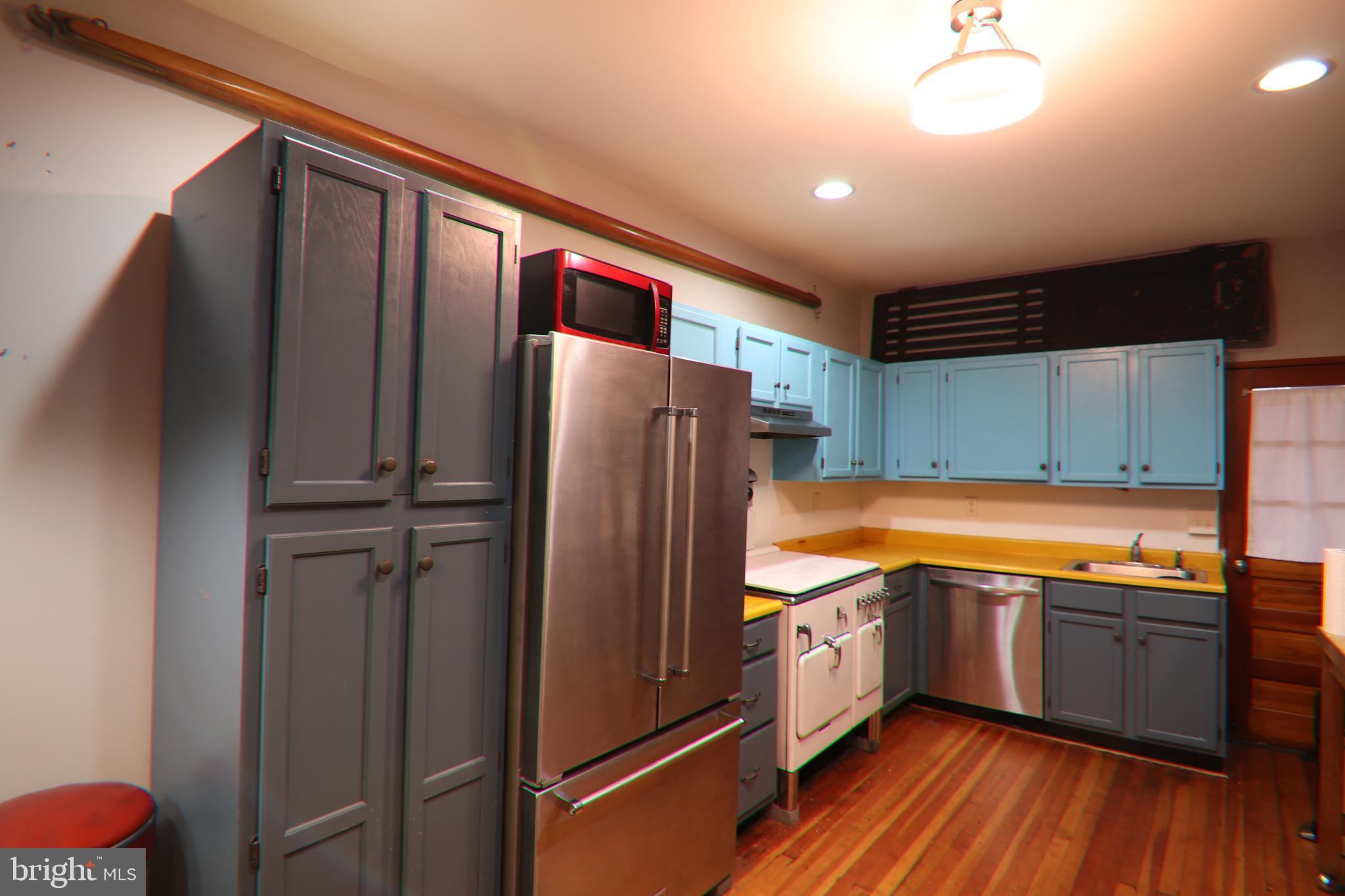 LOCUST POINT - Residential Lease