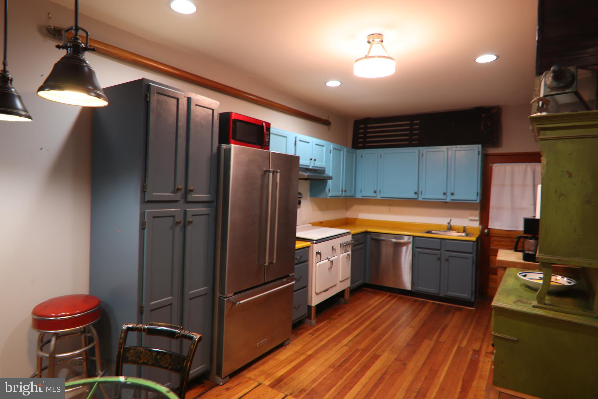 LOCUST POINT - Residential Lease