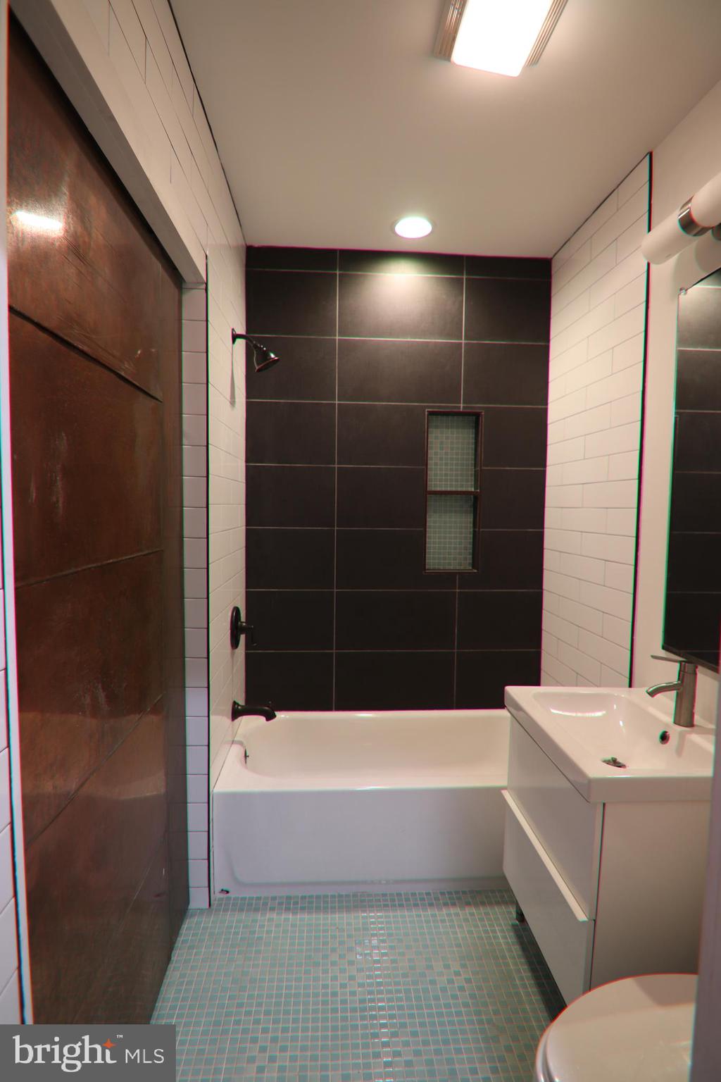 LOCUST POINT - Residential Lease