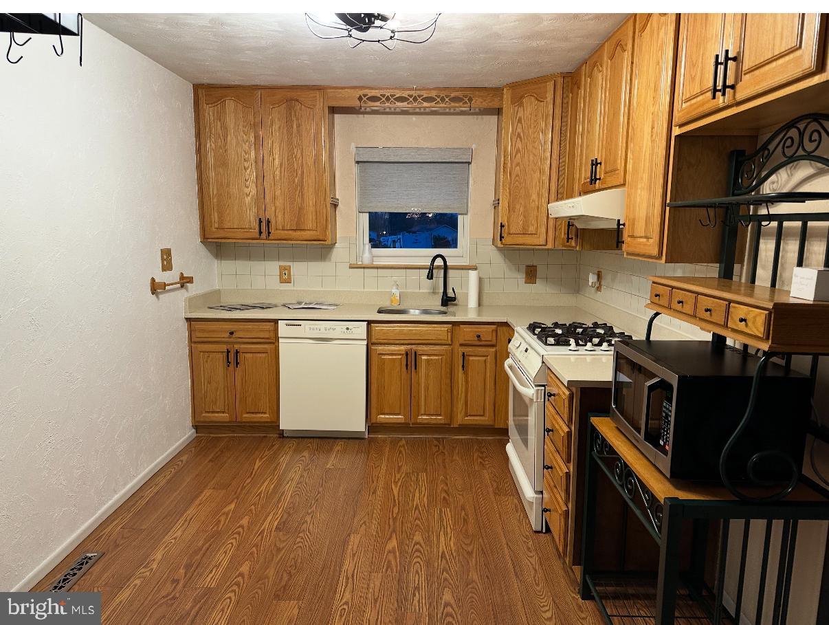 VILLAGE OF OLDE MILL - Residential