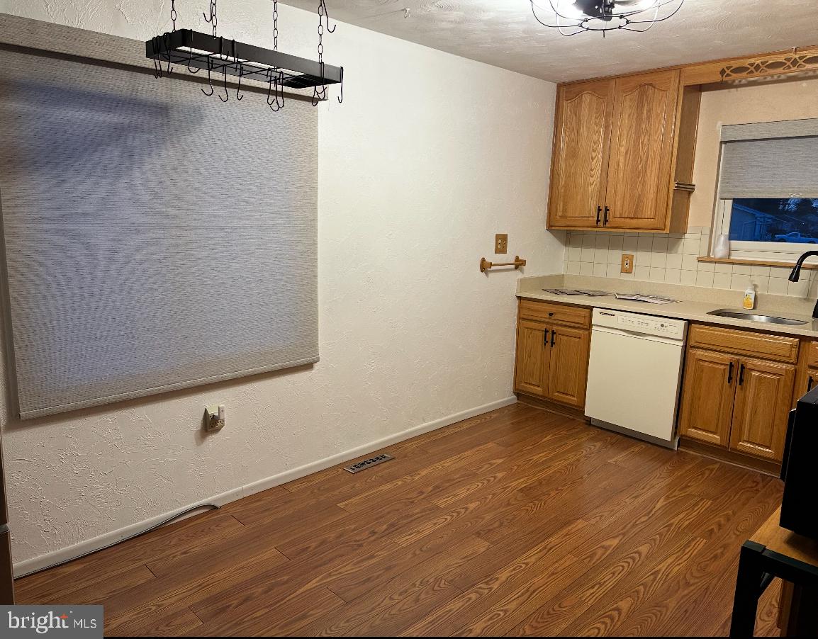 VILLAGE OF OLDE MILL - Residential