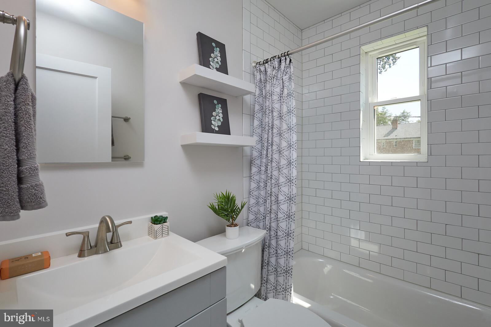 CHEVY CHASE CREST - Residential