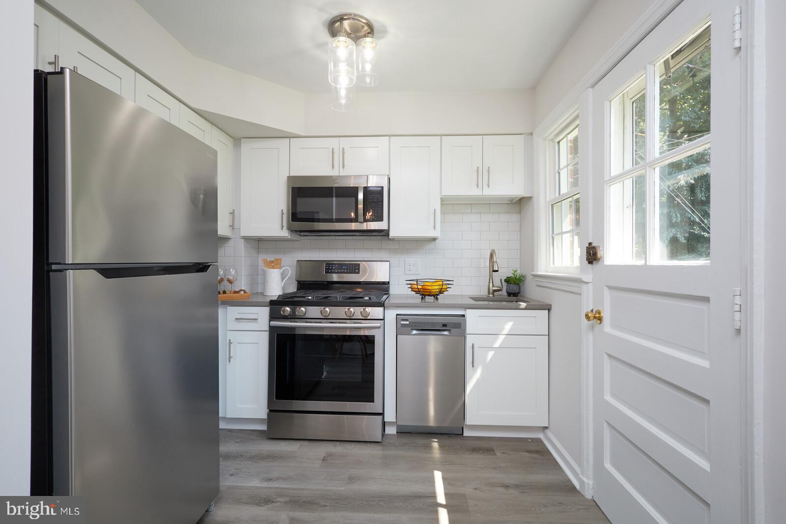 CHEVY CHASE CREST - Residential