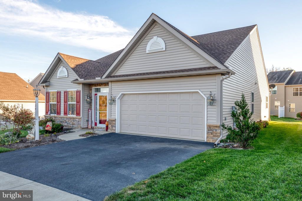 Photo of 139 Goldenfield Drive, Lancaster, PA 17603 (MLS # PALA2058656)