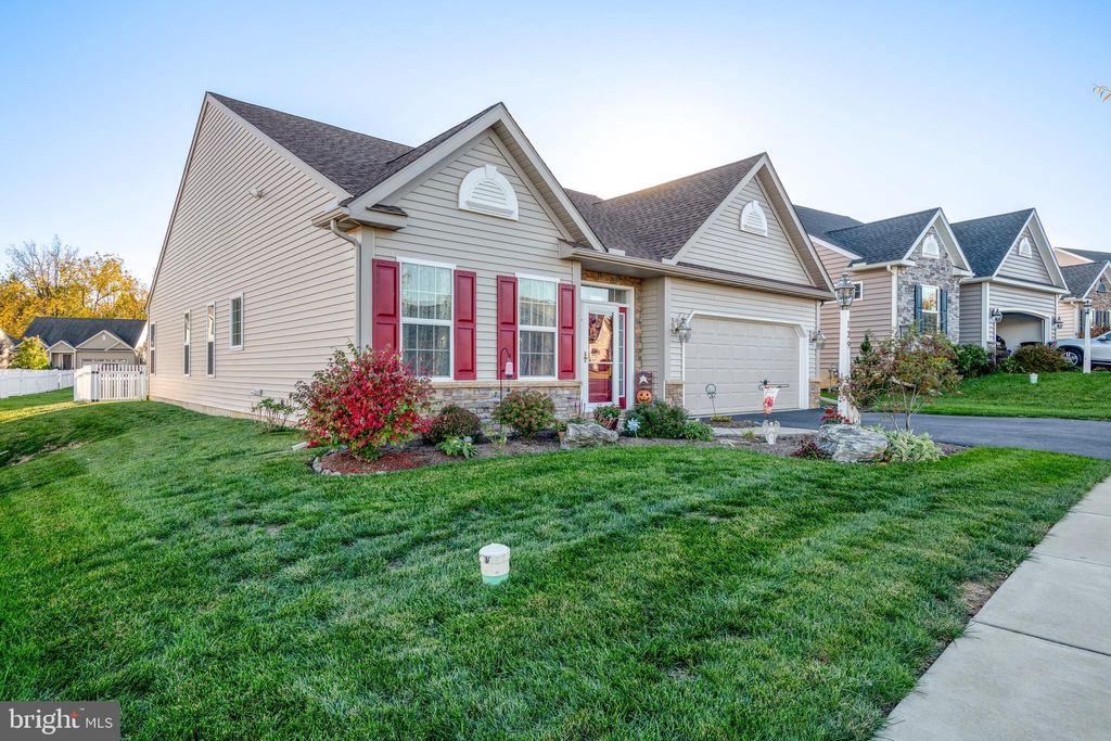 Photo of 139 Goldenfield Drive, Lancaster, PA 17603 (MLS # PALA2058656)