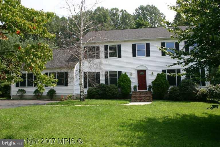 Private, Perfect, Peaceful Neighborhood near DE/MD line. Privacy! Boasts Two Sty Colonial that sits on Lg Level Private Treed 0.8 Acre Lot. This is a Home Office Dream Home. Separate entrance to large library office with professional trim & cherry cabinetry perfect for meeting clients. Gorgeous Hardwood Flrs, Finished Bsmt, Two Zone Heating & Extra Lg Rear Deck Great Curb Appeal & Floor Plan