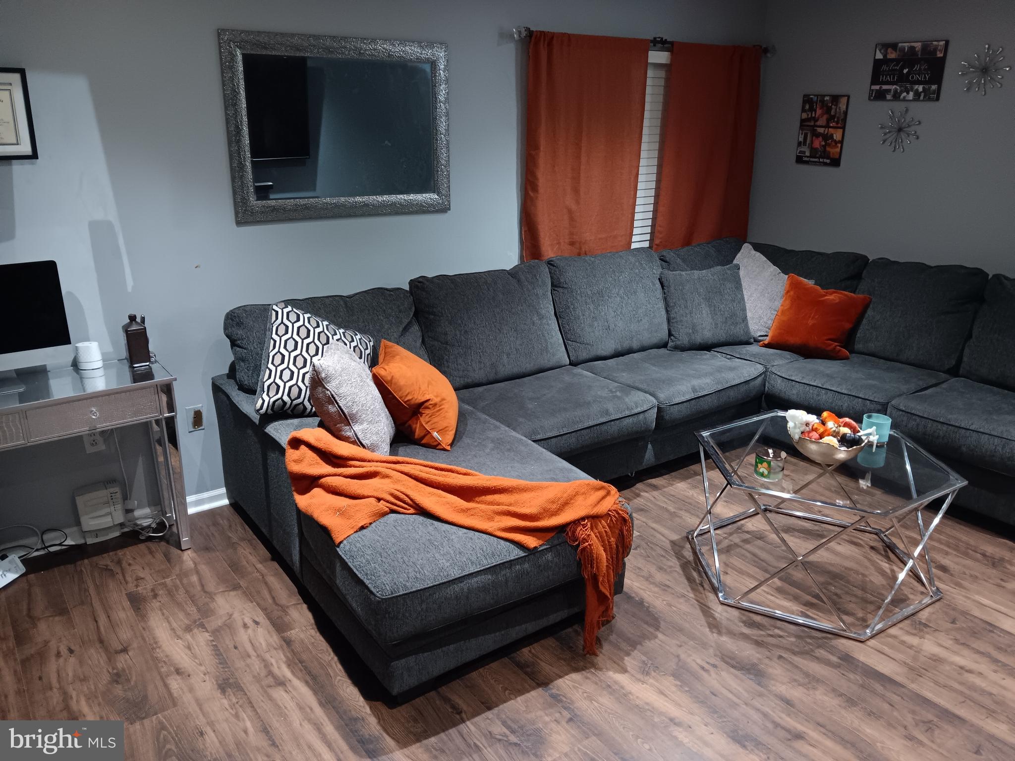 SHARSWOOD - Residential