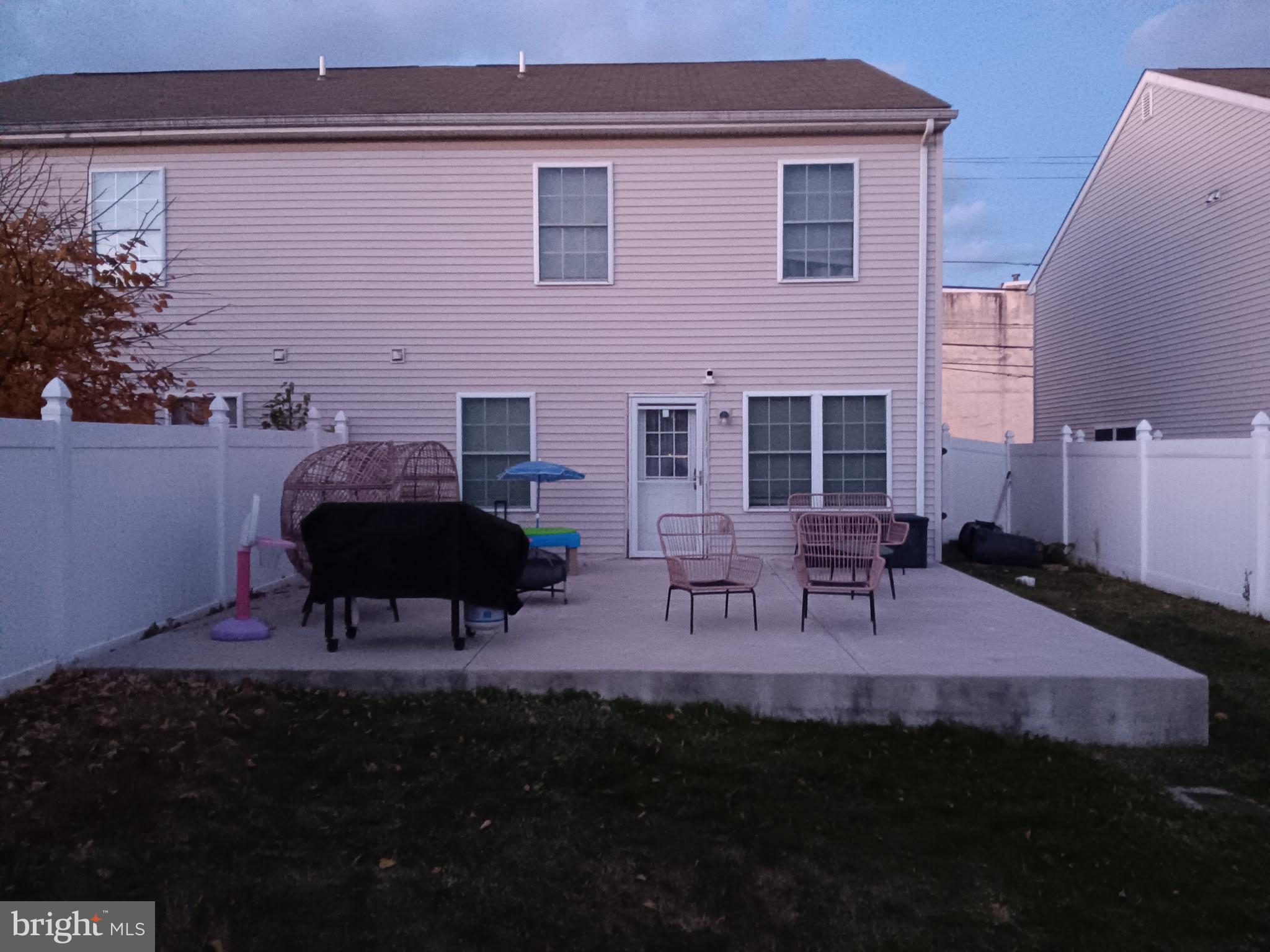 SHARSWOOD - Residential